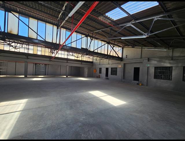 742M² WAREHOUSE TO LET IN BENROSE